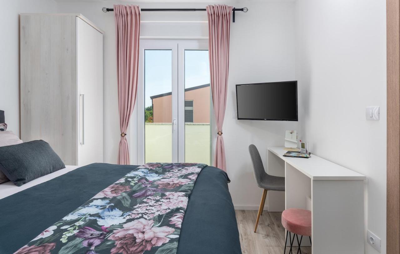 Apartments Amore Fažana エクステリア 写真